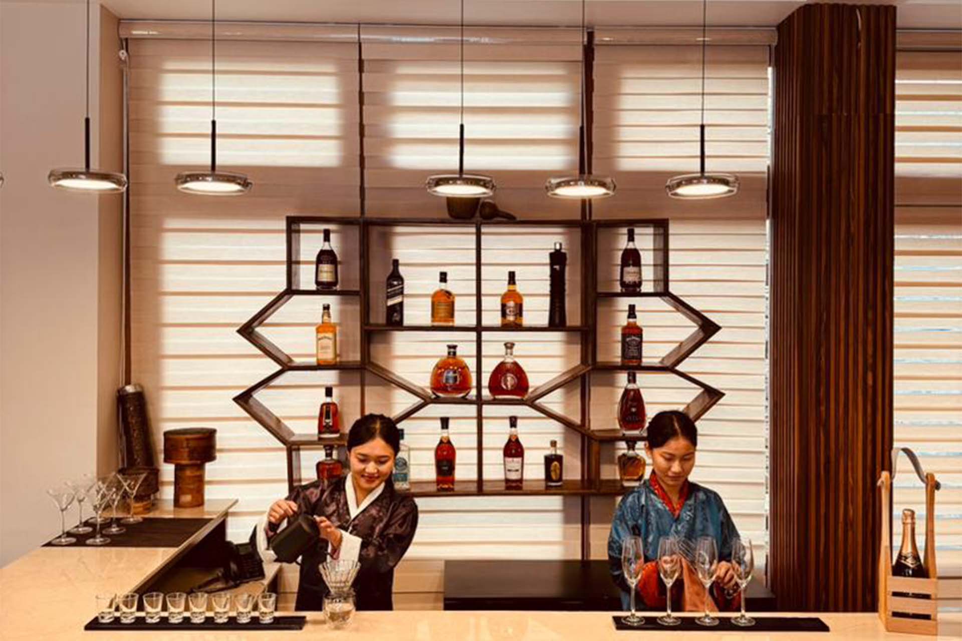 bar